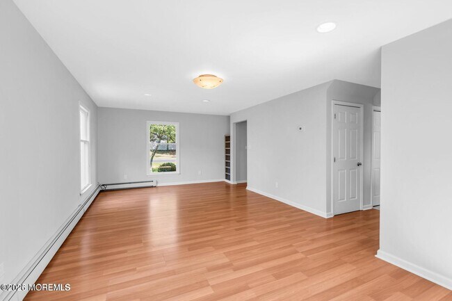 Building Photo - 830 Brookside Dr