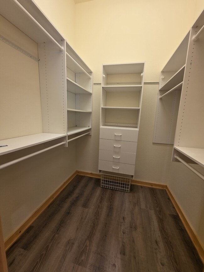 Building Photo - 65 Bunker Ct