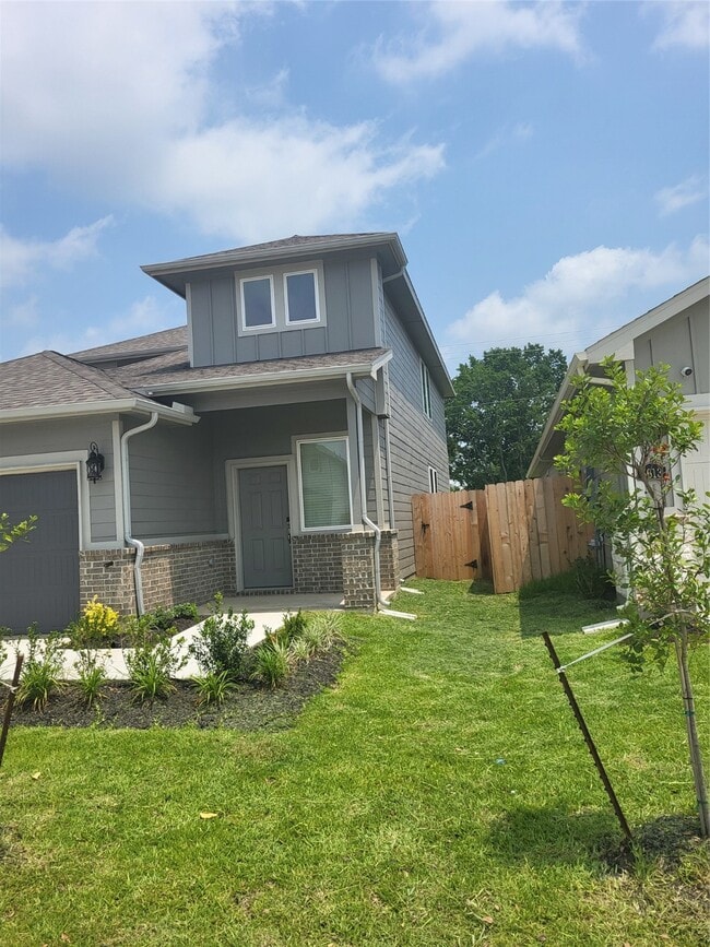 Building Photo - 5611 Madden Ln