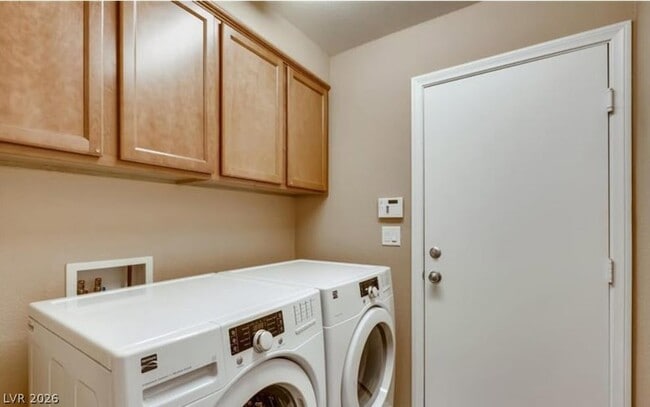 Building Photo - 3077 Camino Sereno Ave