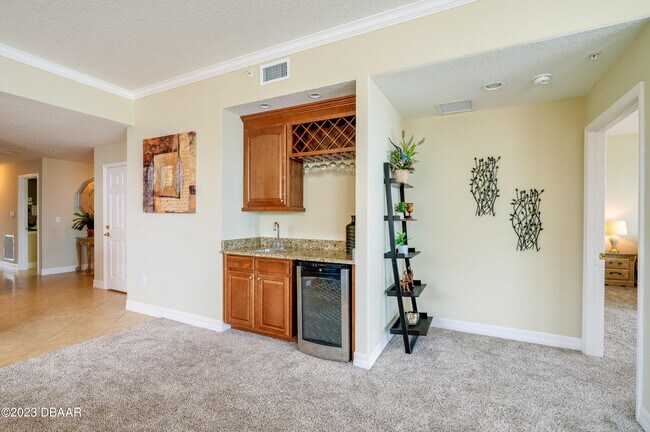 Building Photo - 3801 S Atlantic Ave