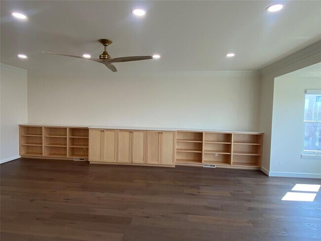 Building Photo - 1114 Sherwood Ln