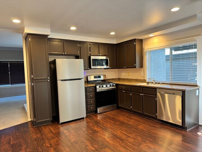 Building Photo - Charming 2 bedroom 2 bath in Tierrasanta!