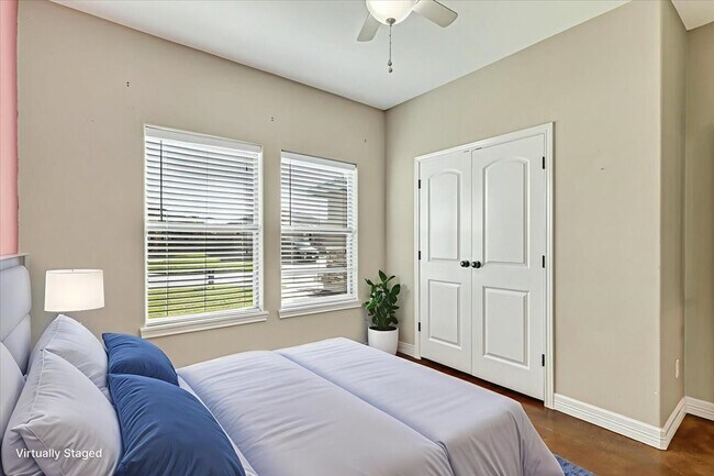 Building Photo - 7237 Lake Tranquility Dr