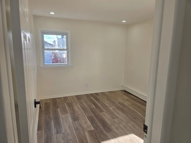 Building Photo - 157 Neptune Ave