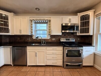 Building Photo - 723 Bennington St