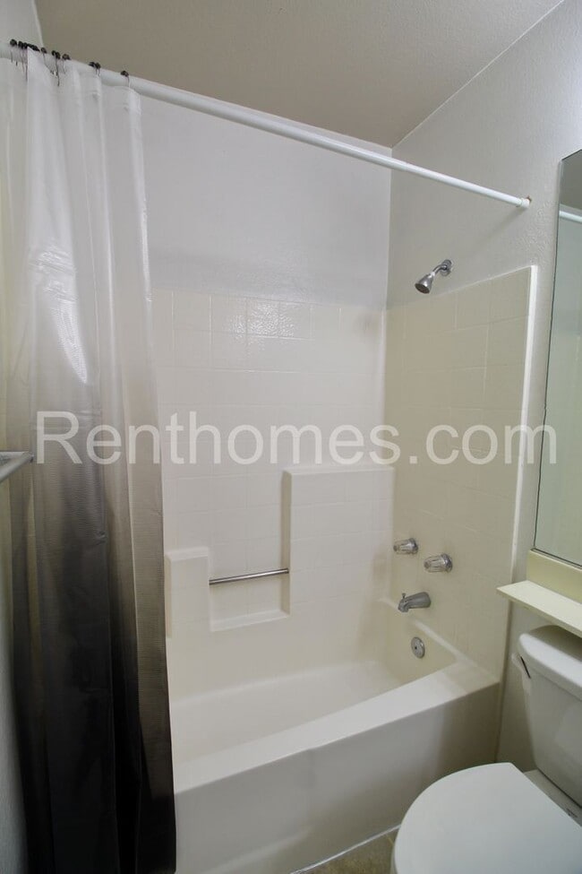 Building Photo - San Marcos, 1897 Matin Circle #217 - Great location! Close to shopping, restaurants, and easy acc...