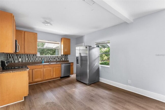 Building Photo - ARMATURE WORKS HOME FOR RENT!!