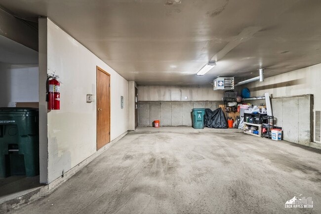 Building Photo - 7242 Foxridge Cir