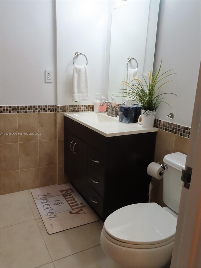 Building Photo - 5701 Collins Ave