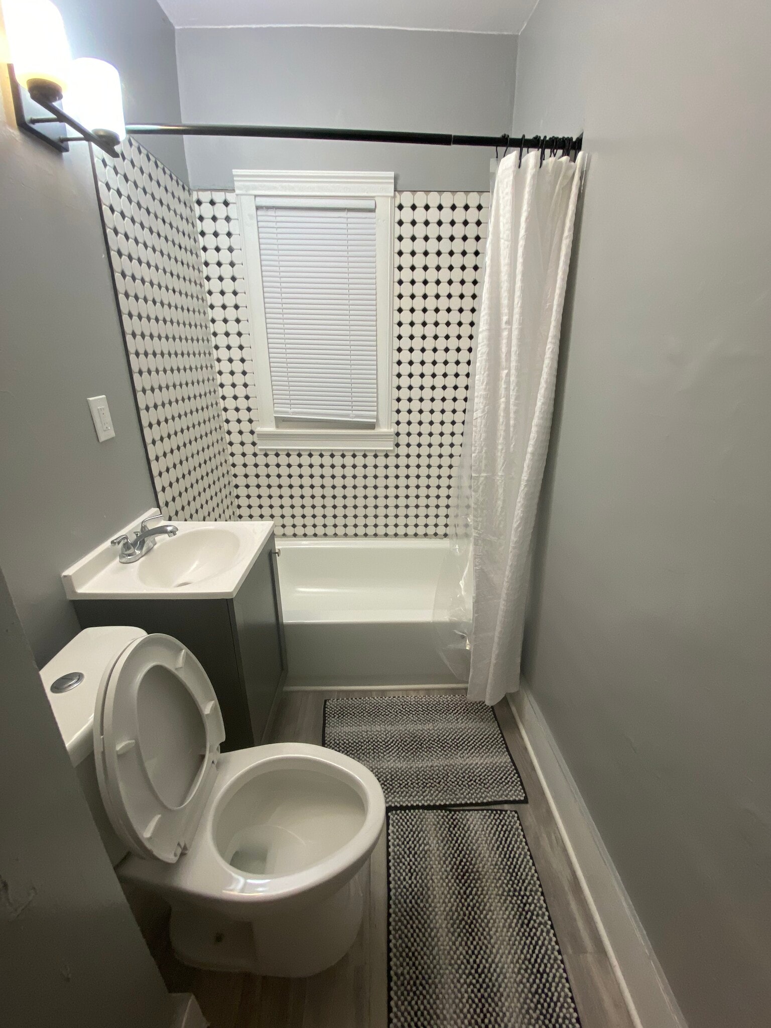 Building Photo - 21 Bellevue St