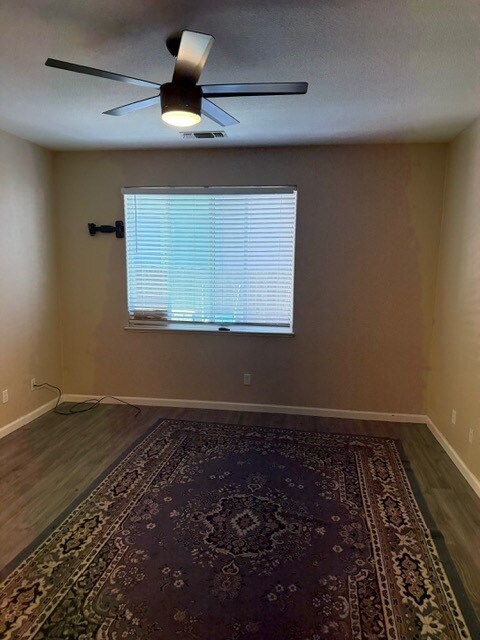 Building Photo - 508 Lassen Way