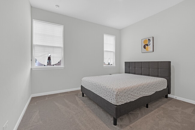 Building Photo - 780 Weller Dr