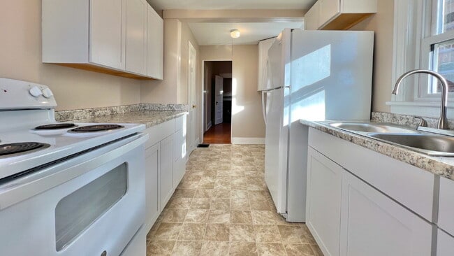 Building Photo - Coming Soon: 1BR, 1BA duplex