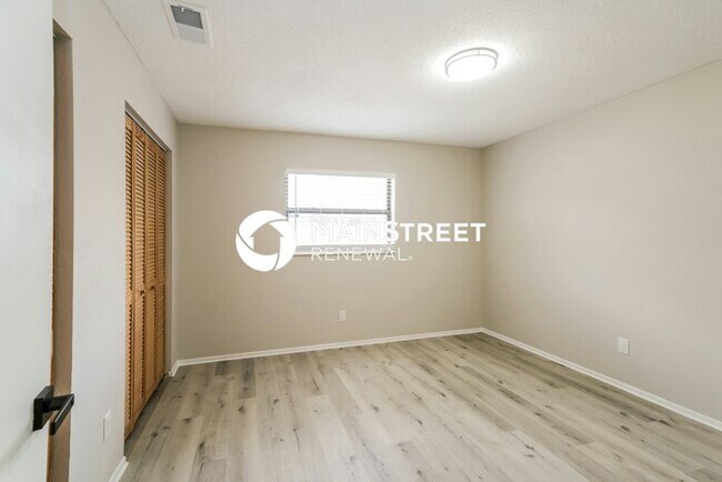 Building Photo - 4 Bedroom Pet-Friendly Home in NEW PORT RICHEY, FL with Main Street Renewal