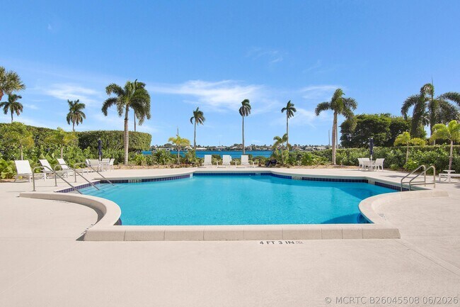 Building Photo - 1701 S Flagler Dr