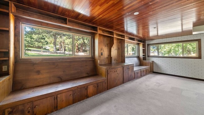 Building Photo - Southwest Reno Stunner - One of a Kind!!!!