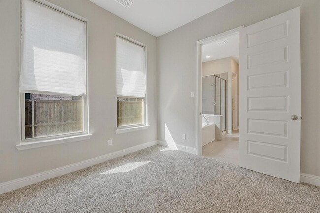 Building Photo - 1910 Graham Wy