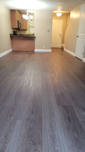 Building Photo - 788 Center Ave