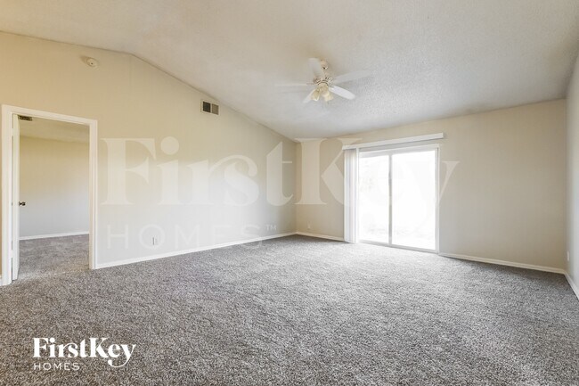 Building Photo - 1051 Shepherd Ave