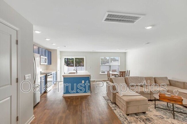 Building Photo - 111 Orchid Bloom Cir