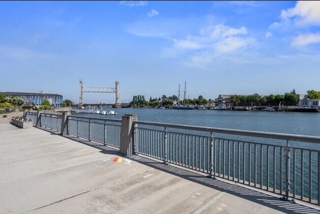 Building Photo - 2939 Glascock St