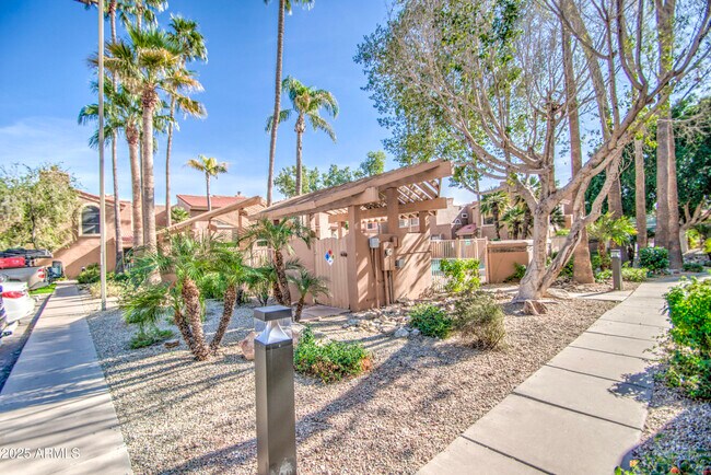 Building Photo - 5640 E Bell Rd