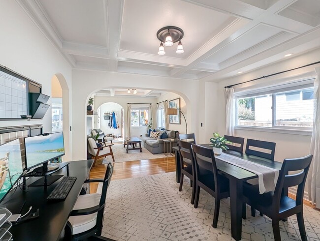 Building Photo - Elegant 3-Bedroom Home with Exceptional Craftsmanship in West Seattle
