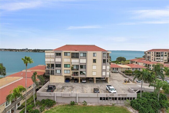 Building Photo - 6104 Palma Del Mar Blvd S