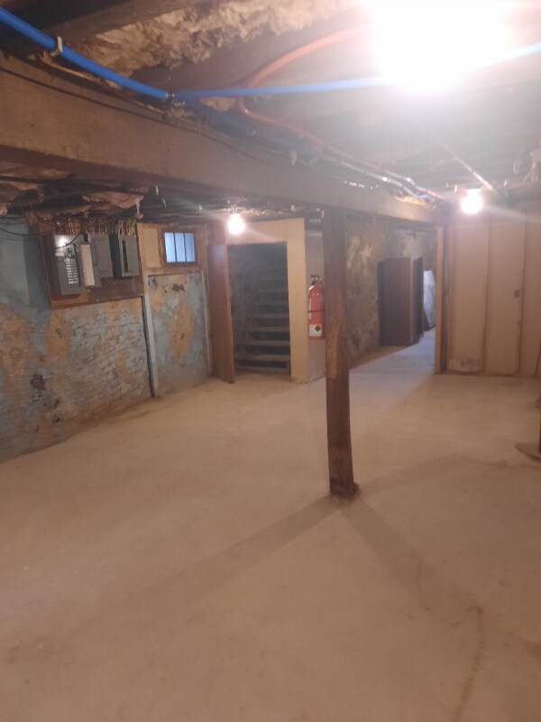 Building Photo - 305 W Berwick St