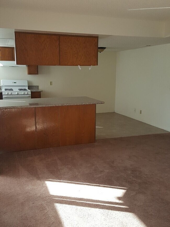 Building Photo - 1155 Johnson Dr