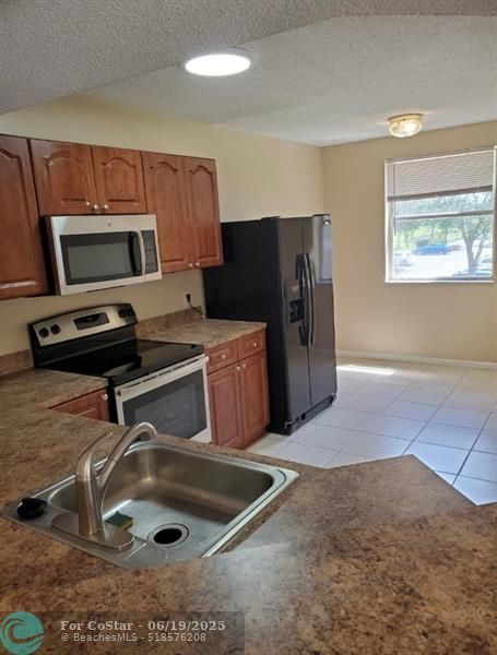 Building Photo - 9033 Wiles Rd