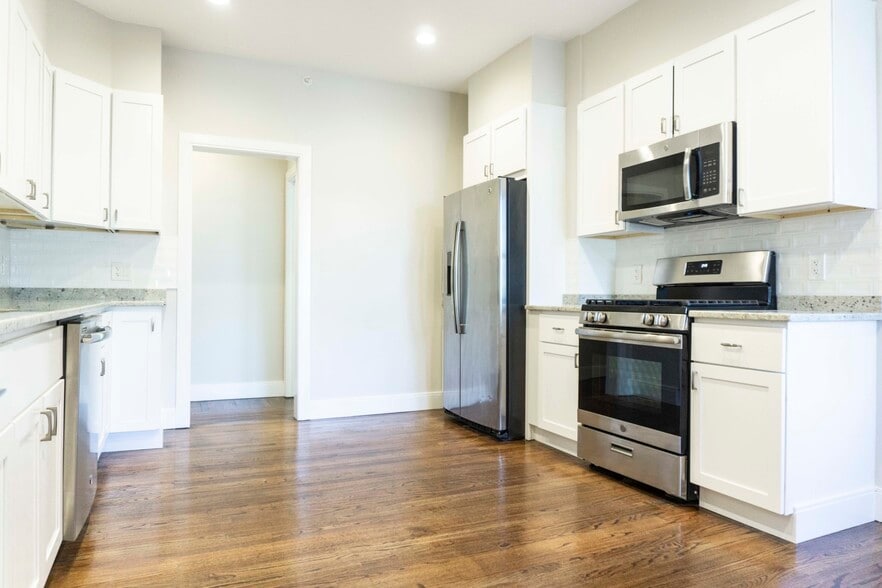 Primary Photo - 25 Greycliff Rd