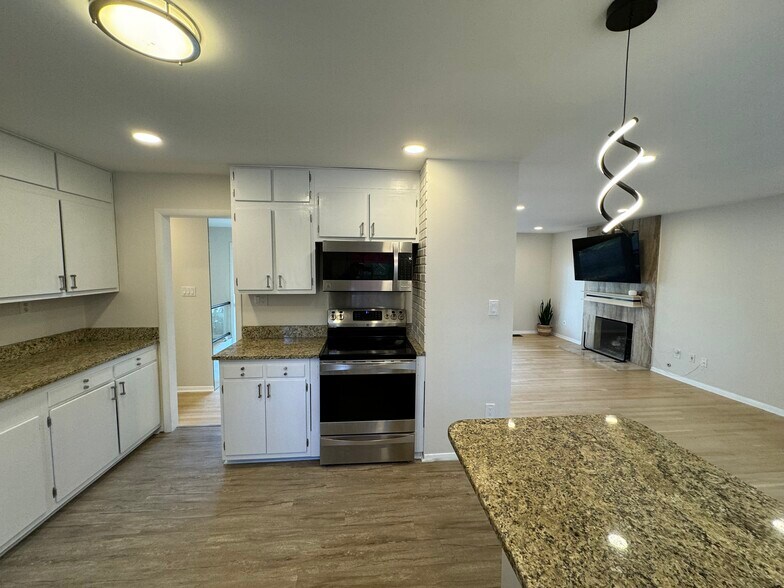 kitchen - 1013 Mountfort Ct SW