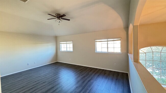 Building Photo - 914 Crestmont Trail Dr