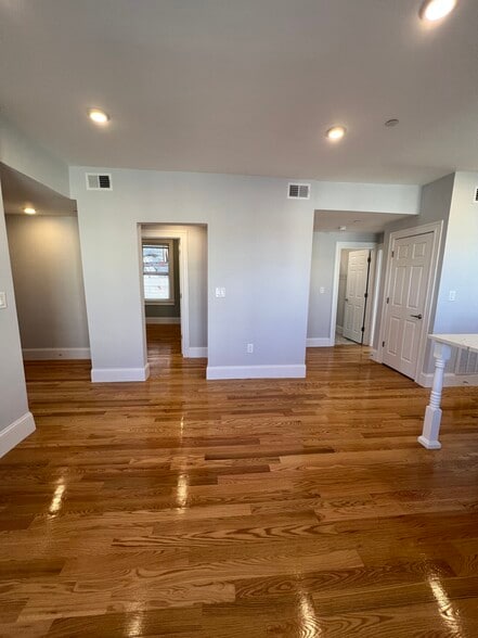 Building Photo - 75 Winchester St