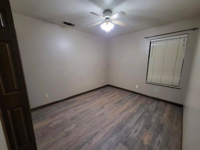 Building Photo - 514 Mission Arch Dr