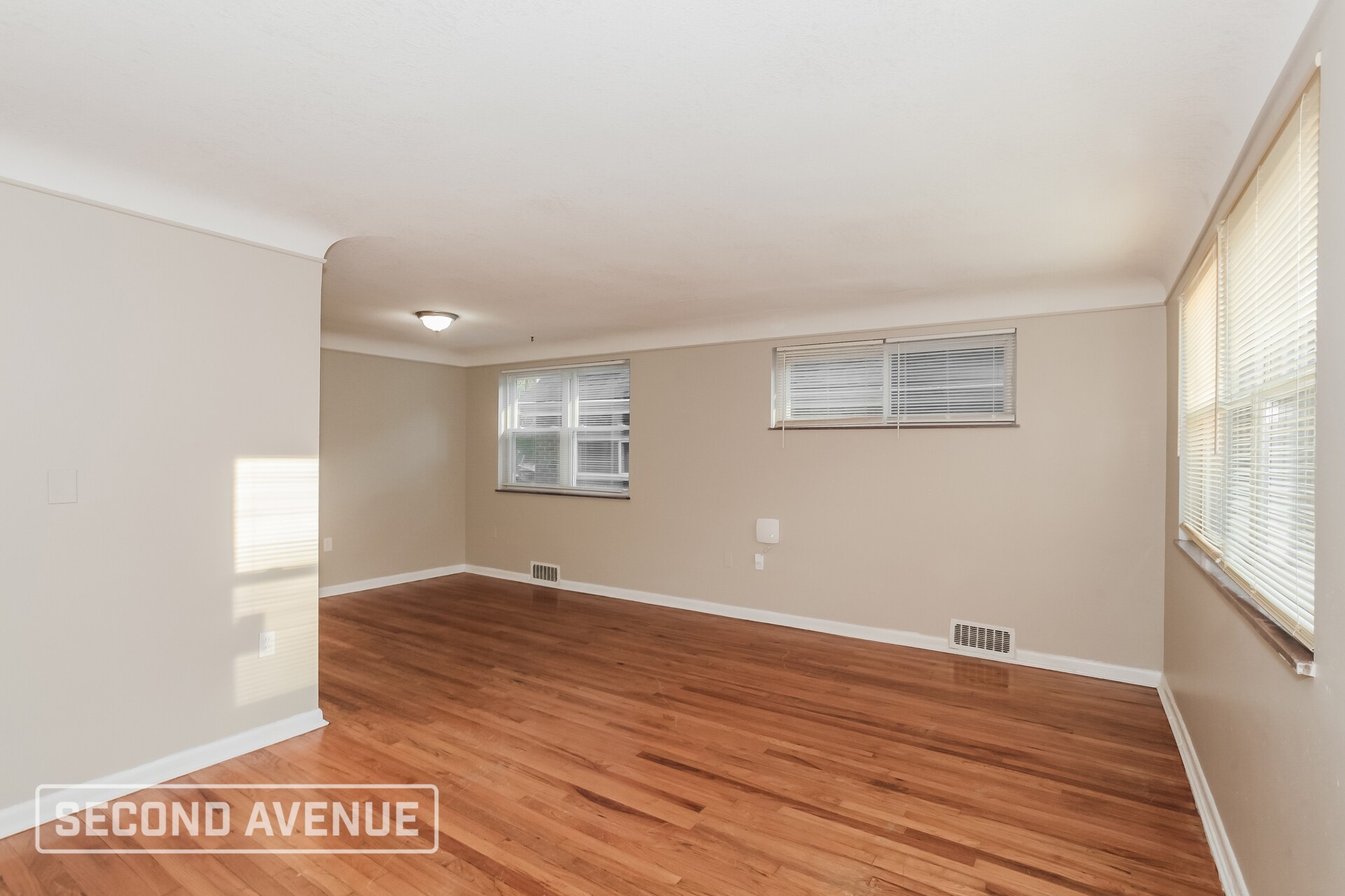 Building Photo - 550 Fairbanks Ave