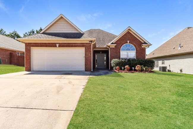 Building Photo - 2045 Highview Way