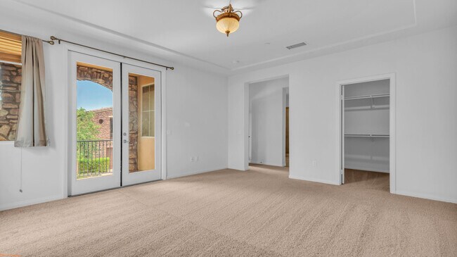 Building Photo - 1023 Via Fortuna