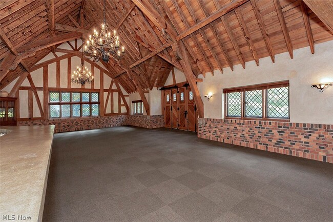 Building Photo - 7020 S Woodland Rd