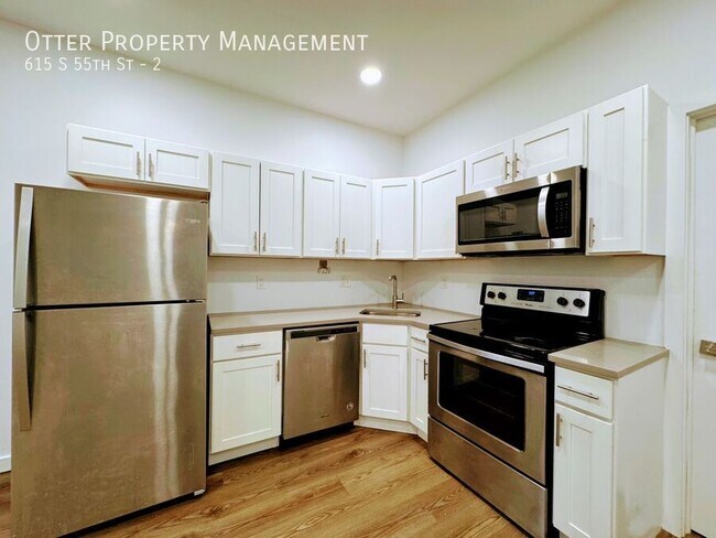 Building Photo - 615 S 55th St