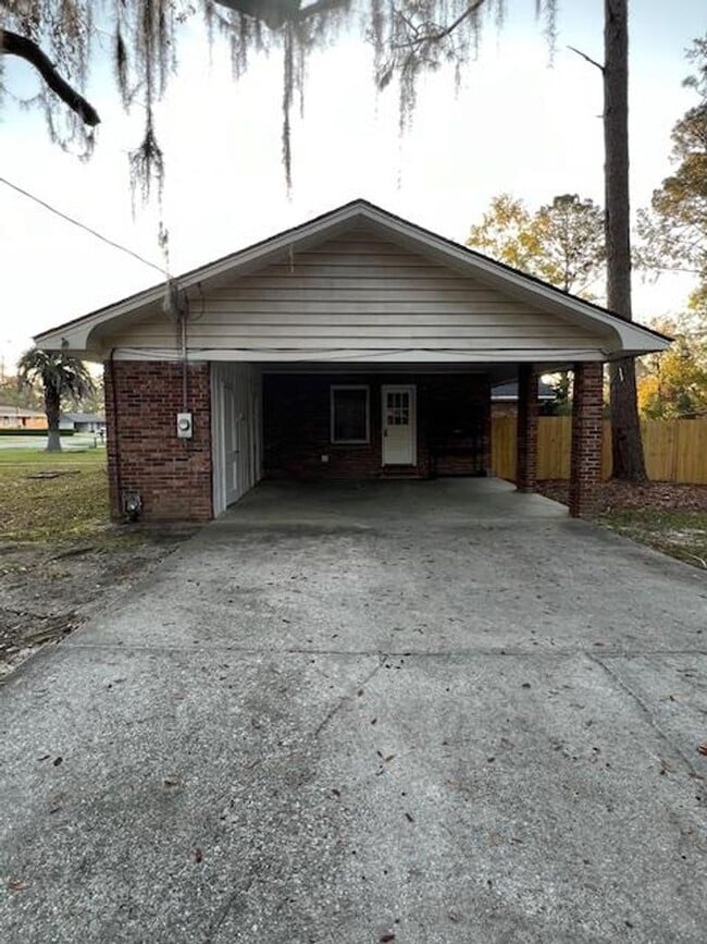 Building Photo - 3 Bedroom/2 Bath Home in Valdosta