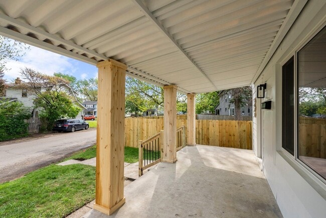 Building Photo - 2671 Whitehead Rd