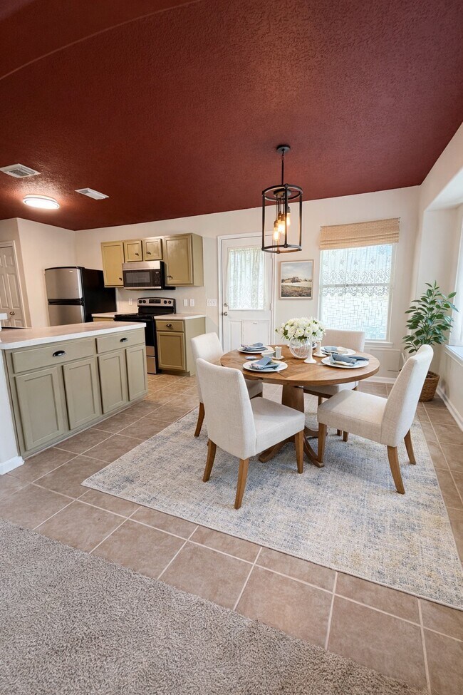 Building Photo - 13952 Buckskin Dr