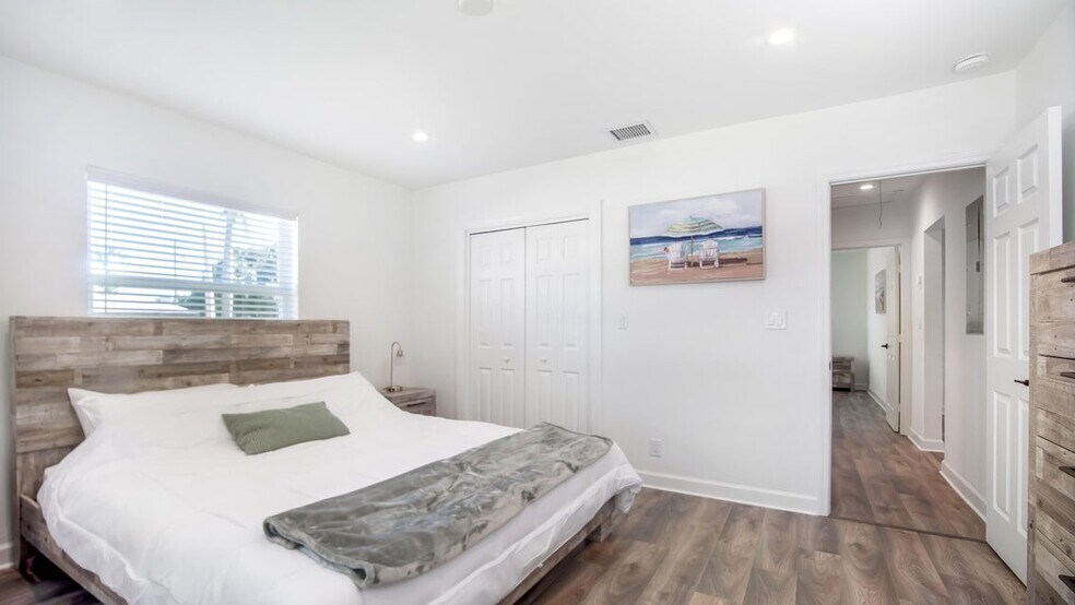 Bedroom 1 - 121 George Bush Blvd