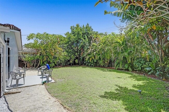 Building Photo - 3320 NE 13th Ave