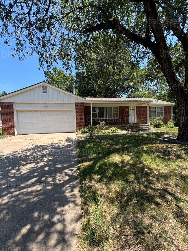 Building Photo - Three bedroom one bath house available now!