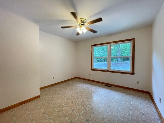 Building Photo - 283 Whitetail Run