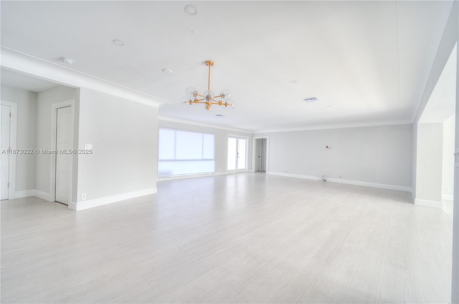 Building Photo - 2810 NE 59th Ct